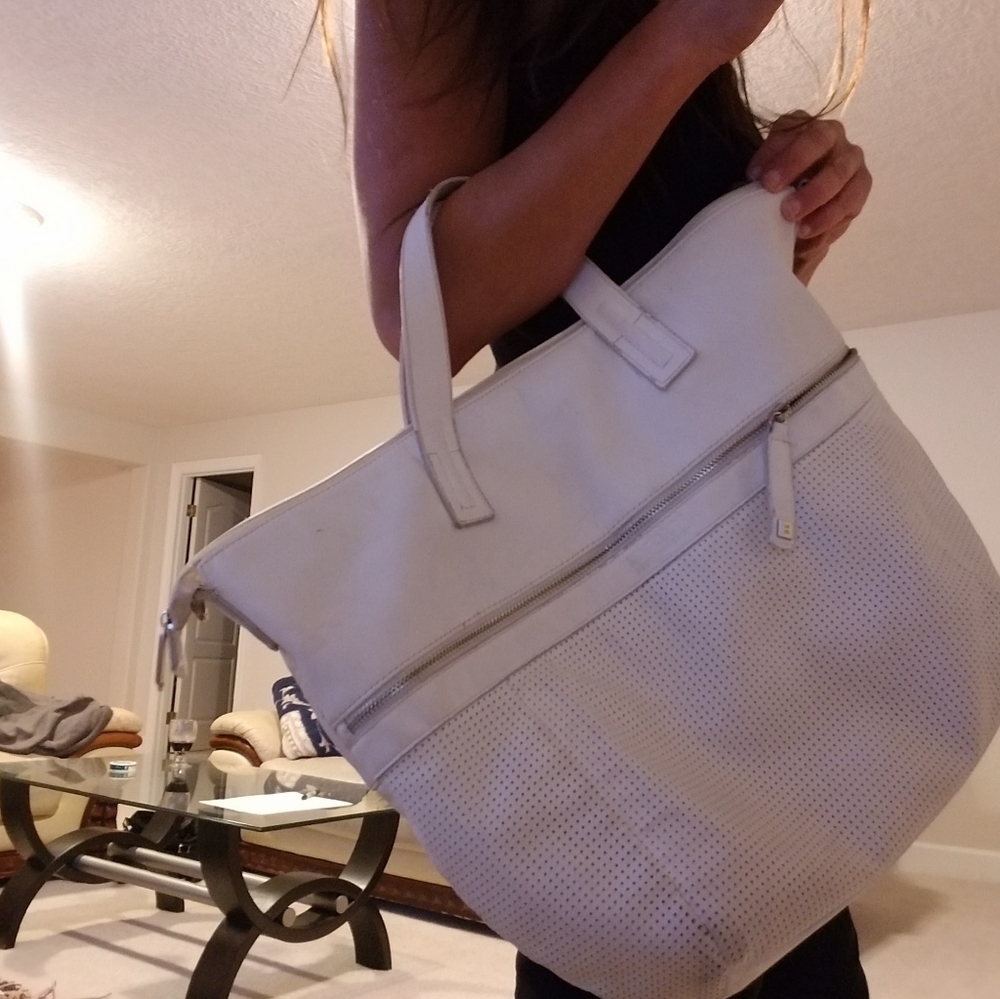 Kenneth cole Reaction white boho purse